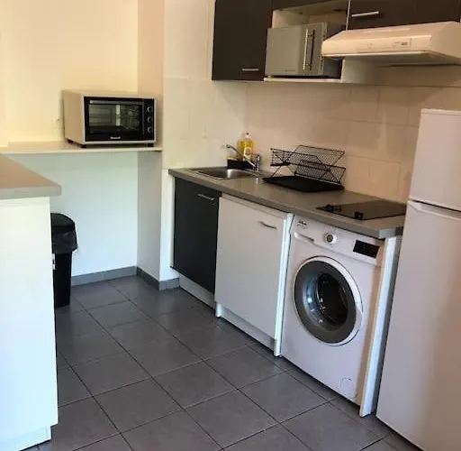 Апартаменты Le Fronton - Confortable T2 - Piscine