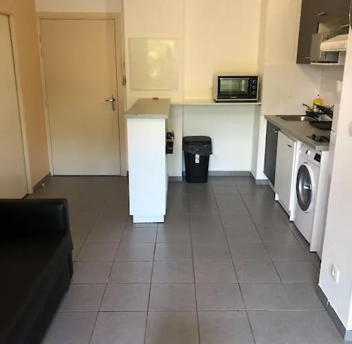 Апартаменты Le Fronton - Confortable T2 - Piscine